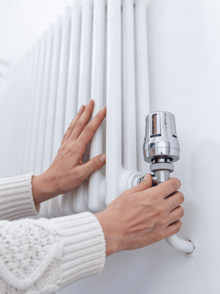 freepik__i-want-something-like-img1-but-different-angle-han__66277